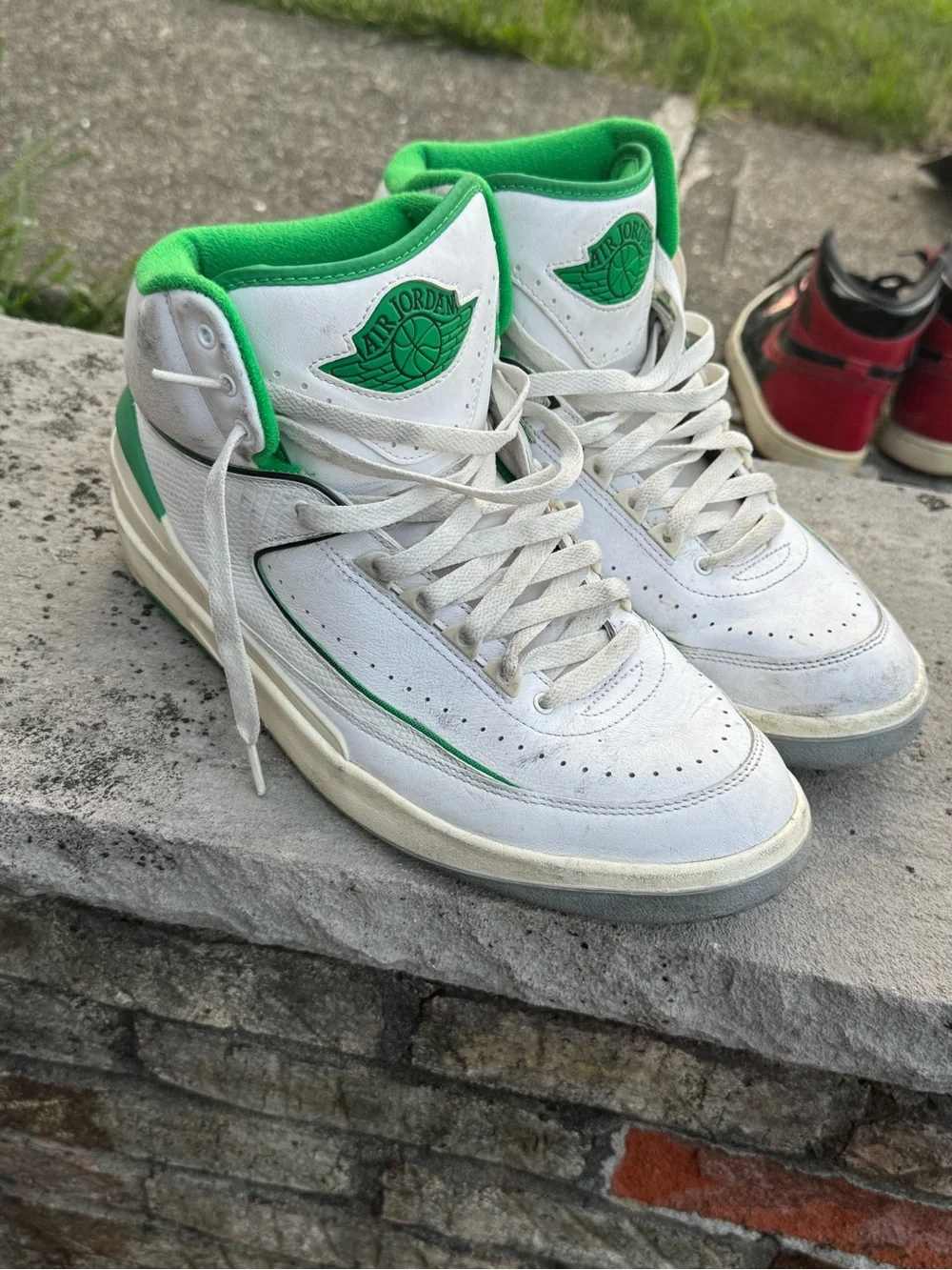 Jordan Retro 2’s in White and Green